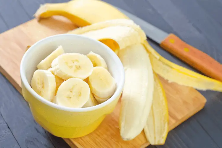 a dish full of bananas pieces 